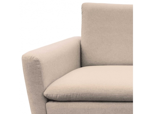 Sofá 3 plazas color arena con patas de madera  merkamueble