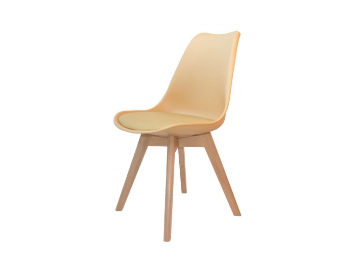 Silla beige con patas de madera rectangulares  merkamueble