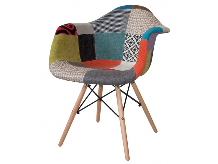 Sillón polipropileno cuadros con patas de madera  merkamueble