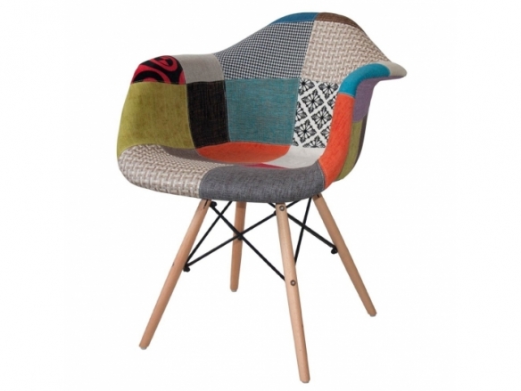 Sillón polipropileno cuadros con patas de madera  merkamueble