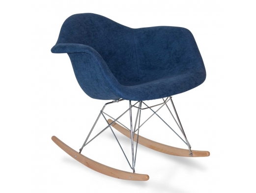 Mecedora tapizada azul con patas cromadas y madera de haya  merkamueble