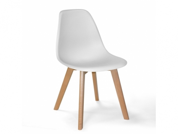 Silla blanca con patas rectangulares de madera  merkamueble