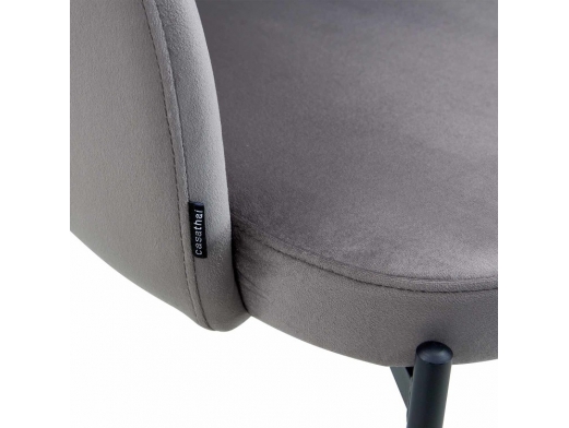 Silla terciopelo gris con patas negras  merkamueble 2