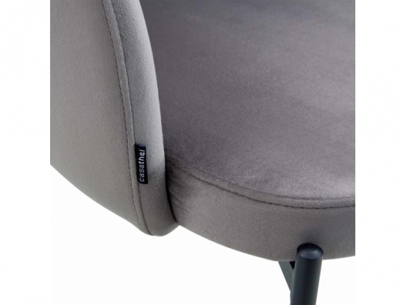 Silla terciopelo gris con patas negras  merkamueble