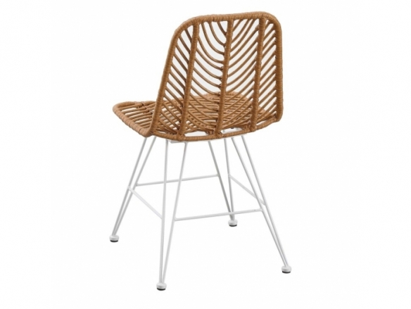 Silla trenzada con patas metálicas blancas  merkamueble