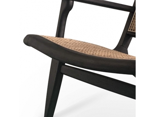 Sillón madera de olmo color negro con asiento de mimbre  merkamueble 2