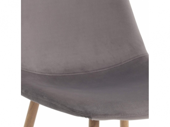 Silla de terciopelo gris con patas de metal efecto haya  merkamueble