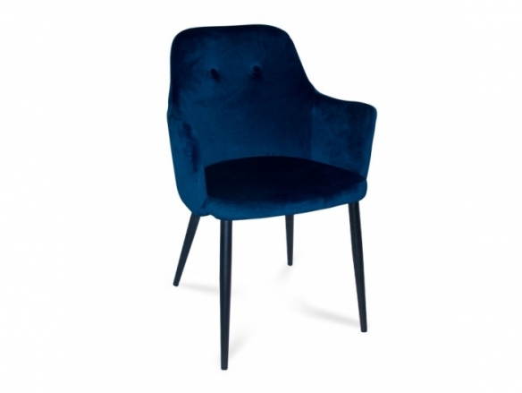 Sillón de terciopelo azul con patas negras  merkamueble