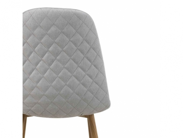 Silla gris claro con patas metálicas  merkamueble
