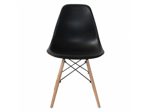 Silla negra con asiento y patas madera rectangulares  merkamueble
