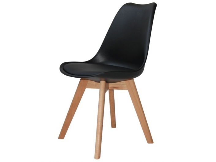 Silla negra con patas de madera rectangulares  merkamueble