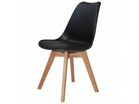 Silla negra con patas de madera rectangulares  merkamueble