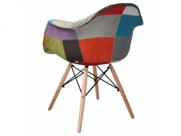 Sillón polipropileno cuadros con patas de madera  merkamueble