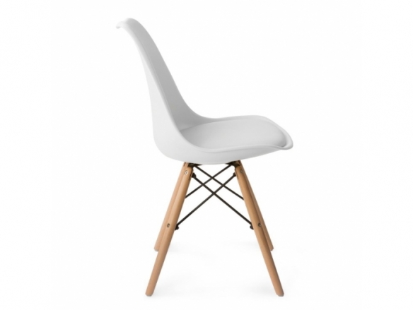 Silla blanca con patas de madera  merkamueble