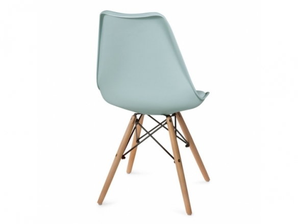 Silla color agua con cojín fijo y patas de madera  merkamueble