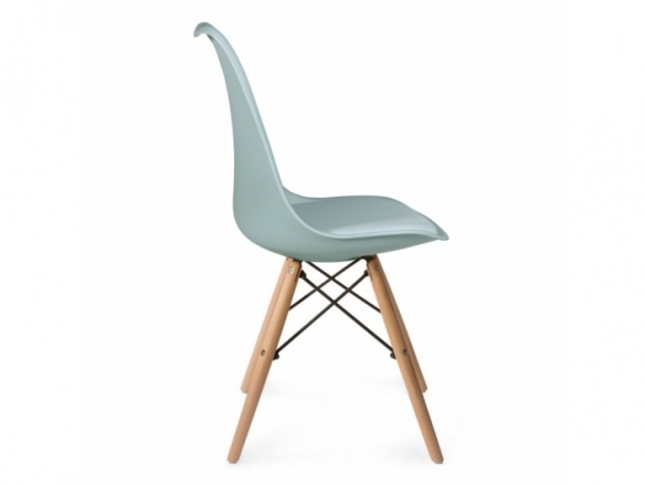 Silla color agua con cojín fijo y patas de madera  merkamueble