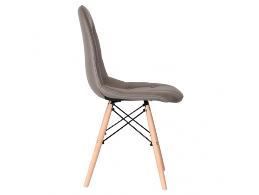Silla marrón capitoné con patas de madera  merkamueble 2