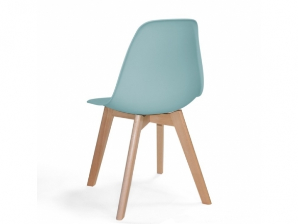 Silla color agua con patas rectangulares de madera  merkamueble