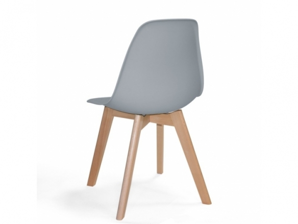 Silla gris con patas rectangulares de madera  merkamueble
