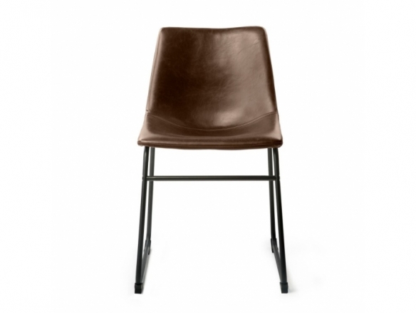 Silla marrón vintage con patas negras  merkamueble