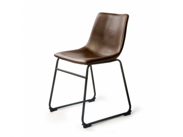 Silla marrón vintage con patas negras  merkamueble