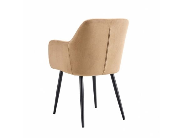 Sillón de terciopelo color arena con patas metálicas negras  merkamueble